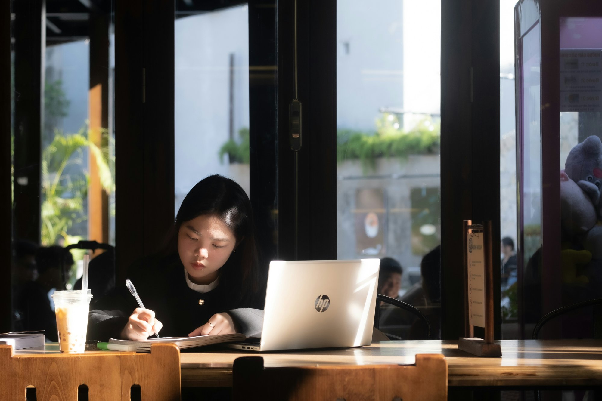 kounotori-tzqir636scU-unsplash